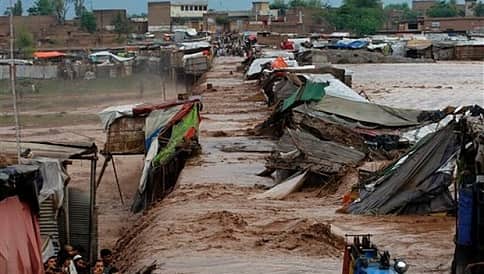 ವಾಯುವ್ಯ ಪಾಕಿಸ್ತಾನ, ಪಾಕಿಸ್ತಾನ ಆಕ್ರಮಿತ ಕಾಶ್ಮೀರದಲ್ಲಿ ಮಳೆ-ಪ್ರವಾಹದಿಂದ ೫೭ ಸಾವು
