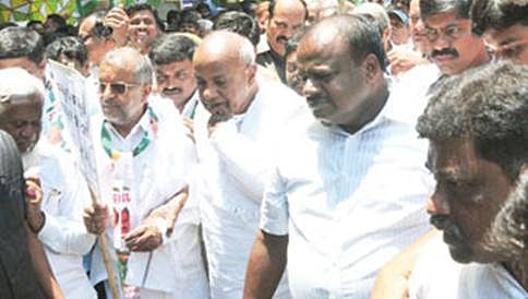 ಎಸಿಬಿ ವಿರುದ್ಧ ರಾಜಭವನಕ್ಕೆ ಜೆಡಿಎಸ್‌ ಪಾದಯಾತ್ರೆ: ದೇವೇಗೌಡರ ಭೇಟಿಗೆ ನಿರಾಕರಿಸಿದ ಗವರ್ನರ್