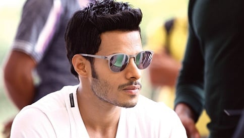 ಪುತ್ರನ 'ಜಾಗ್ವಾರ್' ಚಿತ್ರೀಕರಣಕ್ಕೆ ಹೊರಾಂಗಣ ಹುಡುಕಿ ಹೊರಟ ಎಚ್ ಡಿ ಕೆ