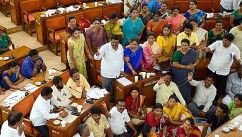 ಆಸ್ತಿ ತೆರಿಗೆ ಹೆಚ್ಚಳ: ಬಿಬಿಎಂಪಿಯಲ್ಲಿ ಬಿಜೆಪಿ-ಕಾಂಗ್ರೆಸ್ ನಡುವೆ ಜಟಾಪಟಿ