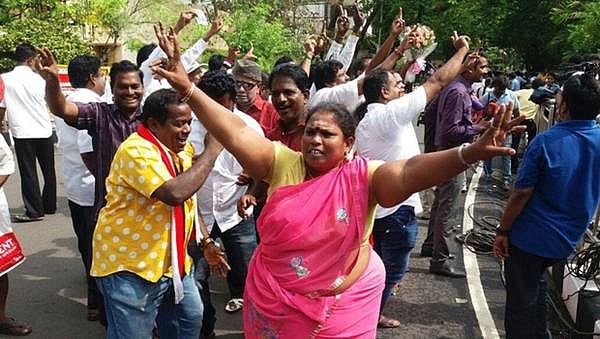 ಜಯಲಲಿತಾ ಗೆಲುವಿಗೆ ಸಂಭ್ರಮಿಸಿದ ಮತದಾರರು