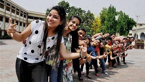 ಸಿಬಿಎಸ್ ಇ 12ನೇ ತರಗತಿ ಫಲಿತಾಂಶ ಪ್ರಕಟ: ವಿದ್ಯಾರ್ಥಿನಿಯರೇ ಮೇಲುಗೈ
