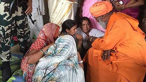 ಬಿಜೆಪಿ ಕಾರ್ಯಕರ್ತರಿಗೆ ನೀಡುವ ಕಿರುಕುಳ ಮುಂದುವರೆದರೆ ಪೊಲೀಸರಿಗೆ ಗುಂಡಿಕ್ಕುತ್ತೇನೆ: ಸಾಕ್ಷಿ ಮಹಾರಾಜ್