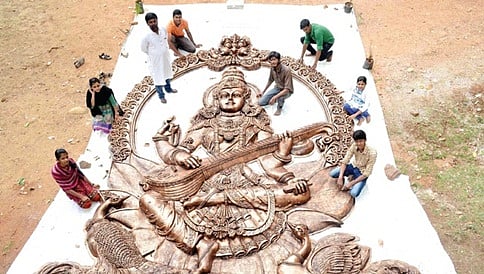 ಚಿಕ್ಕಮಗಳೂರಿನಲ್ಲಿ ತಯಾರಾಗಿದೆ ಬೃಹತ್ ಸರಸ್ವತಿ ವಿಗ್ರಹ