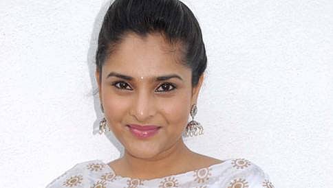 ಸಿದ್ದು ಸಂಪುಟ ಸೇರಲಿದ್ದಾರಾ ರಮ್ಯಾ ? ಮಂಡ್ಯದ ಮನೆಯಲ್ಲಿ ನಡೆದಿದೆ ಭರದ ಸಿದ್ಧತೆ