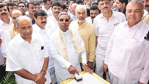 'ಮಹಿಳೆಯರನ್ನು ನೋಡಿ ನೆರವು ಕೊಡಬೇಡಿ ಸಾರ್': ಸಿಎಂಗೆ ರೈತನ ಮನವಿ
