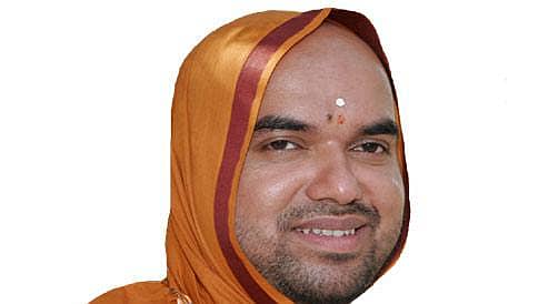 ರಾಮಚಂದ್ರಾಪುರ ಮಠದಲ್ಲಿ ಶ್ರೀಗಳ ಪರ-ವಿರೋಧ ಪ್ರತಿಭಟನೆ; ಪೊಲೀಸರ ನಿಯೋಜನೆ