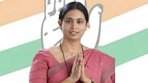 ಮರಳು ಲಾರಿ ಬಿಡುವಂತೆ ಪಿಎಸ್ಐಗೆ ಕೆಪಿಸಿಸಿ ಮಹಿಳಾ ಅಧ್ಯಕ್ಷೆ ಲಕ್ಷ್ಮೀ ಆವಾಜ್