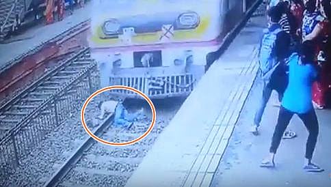 ನೂರಾರು ಪ್ರಯಾಣಿಕರೆದುರೆ ರೈಲಿಗೆ ಅಡ್ಡ ಮಲಗಿ ಯುವಕ ಆತ್ಮಹತ್ಯೆ