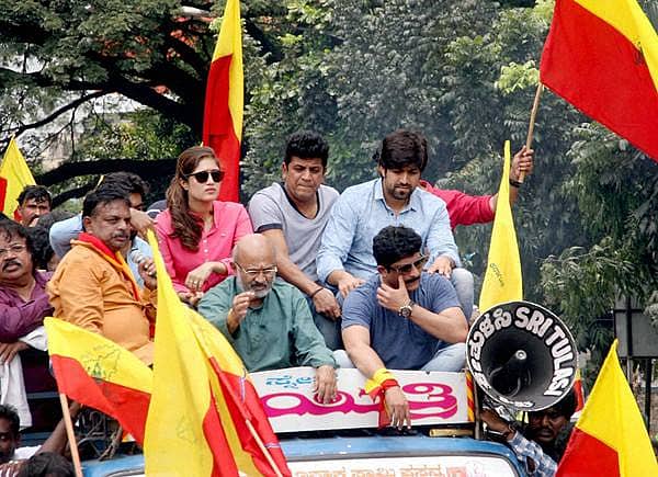 ಮಹದಾಯಿ ಹೋರಾಟಕ್ಕೆ ಸ್ಯಾಂಡಲ್ ವುಡ್ ಸಾಥ್, ಬೀದಿಗಿಳಿದ ತಾರೆಯರು