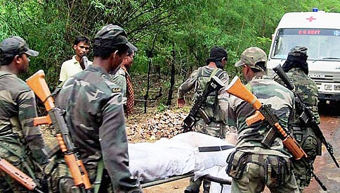 ಭದ್ರತಾ ಸಿಬ್ಬಂದಿಗಳಿಂದ ಎನ್ ಕೌಂಟರ್; 4 ನಕ್ಸಲರ ಸಾವು