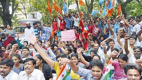 ಎಬಿವಿಪಿಯ ಪ್ರತಿಭಟನೆ ನಿಯಂತ್ರಣಕ್ಕೆ ಕೆಎಸ್ ಆರ್ ಪಿ ನಿಯೋಜನೆ