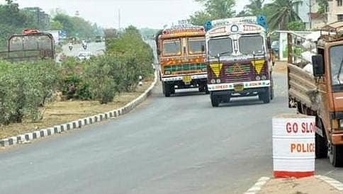 ಕಡಪ: ಮದುವೆ ದಿಬ್ಬಣಕ್ಕೆ ಹೊರಟಿದ್ದ ವಾಹನಕ್ಕೆ ಲಾರಿ ಡಿಕ್ಕಿ- 5 ಸಾವು