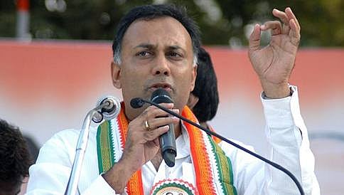 ಪಾಕ್ ಪರ ಹೇಳಿಕೆಯಲ್ಲಿ ತಪ್ಪಿಲ್ಲ: ರಮ್ಯಾ ಬೆನ್ನಿಗೆ ನಿಂತ ದಿನೇಶ್ ಗುಂಡೂರಾವ್