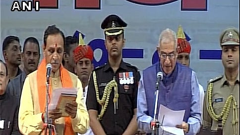 ಗುಜರಾತ್ ಸಿಎಂ ಆಗಿ ವಿಜಯ್ ರುಪಾಣಿ ಪ್ರಮಾಣ ವಚನ ಸ್ವೀಕಾರ