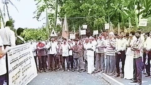 ಮಂಗಳೂರು: ಮತಾಂತರದ ವಿರುದ್ಧ ಗ್ರಾಮಸ್ಥರ ಪ್ರತಿಭಟನೆ