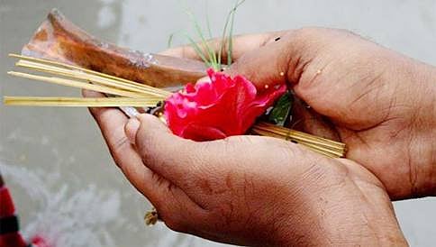 ಪಿತೃಪಕ್ಷದ ಮಹತ್ವ; ಪಿತೃಗಳಿಗೆ ತಿಲ ತರ್ಪಣ ನೀಡುವುದರ ಹಿಂದಿನ ತತ್ವ