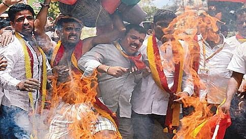 ಕಾವೇರಿ ನೀರು ವಿವಾದ: ರಾಜ್ಯ ಸಂಚಾರ ವ್ಯವಸ್ಥೆ ಮೇಲೆ ಪ್ರತಿಭಟನೆ ಬಿಸಿ