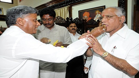 ಯಡಿಯೂರಪ್ಪನವರದ್ದು ಹಿತ್ತಾಳೆ ಕಿವಿ, ಸುತ್ತಲಿರುವ ಜನರನ್ನು ದೂರವಿಟ್ಟು ಯೋಚಿಸಬೇಕು: ವಿ.ಸೋಮಣ್ಣ