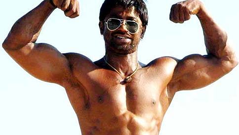 ಜಾನಿ ಜಾನಿಯಲ್ಲಿ ಅಭಿಮಾನಿಗಳಿಗೆ ದುನಿಯಾ ವಿಜಯ್ 'ಸಿಕ್ಸ್ ಪ್ಯಾಕ್' ದರ್ಶನ