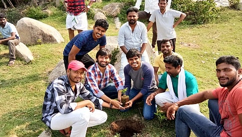 ಗಿಡ ನೆಟ್ಟು ಪರಿಸರ ಸ್ನೇಹಿ ದೀಪಾವಳಿ ಆಚರಿಸಿದ ನಟರಾಜ್, ಧರ್ಮಣ್ಣ