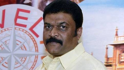 ದುಬಾರಿ ಕಾರಿಗಾಗಿ ಬೇಡಿಕೆ: ಶಾಸಕ ಆನಂದ್ ಸಿಂಗ್ ಚಳ್ಳೆಹಣ್ಣು ತಿನ್ನಿಸಿದ ಯುವಕರು!