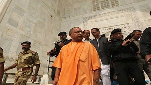 ತಾಜ್ ಮಹಲ್‌ಗೆ ಸಿಎಂ ಯೋಗಿ ಭೇಟಿ ಶ್ರೀರಾಮನ 'ಕಮಾಲ್' ಎಂದು ಅಖಿಲೇಶ್ ಬಣ್ಣನೆ