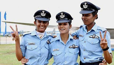 ಡಿಸೆಂಬರ್ ವೇಳೆಗೆ ವಾಯುಪಡೆಗೆ 3 ಮಹಿಳಾ ಯುದ್ಧ ವಿಮಾನ ಪೈಲಟ್ ಗಳು ಸೇರ್ಪಡೆ