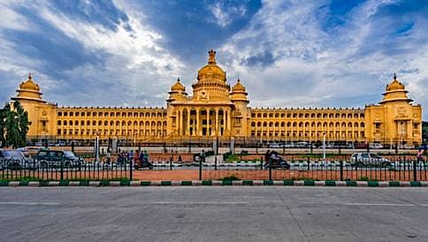 ಖಾಸಗಿ ಆಸ್ಪತ್ರೆಗಳ ವಿಧೇಯಕ ಭವಿಷ್ಯ: ಅಂತಿಮ ತೀರ್ಮಾನಕ್ಕೆ ಸಿಎಂ ಸಿದ್ದುಗೆ ಸಂಪುಟ ಅಧಿಕಾರ