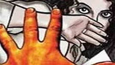 ಕಾನ್ಪುರ: ಕಾಮುಕರ ಗುಂಪಿನಿಂದ ಅತ್ಯಾಚಾರಕ್ಕೆ ಯತ್ನ, ಚಲಿಸುತ್ತಿದ್ದ ರೈಲಿನಿಂದ ಜಿಗಿದ ತಾಯಿ-ಮಗಳು
