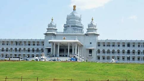 ಓಮಿಕ್ರಾನ್ ಭೀತಿ: ಬೆಳಗಾವಿಯಲ್ಲಿ ಅಧಿವೇಶನ ರದ್ದುಪಡಿಸುವಂತೆ ಸ್ಪೀಕರ್ ಗೆ ಸಚಿವಾಲಯ ನೌಕರರ ಸಂಘ ಮನವಿ