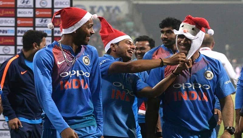 ಲಂಕಾ ವೈಟ್ ವಾಶ್ ನಂತರ ಮೈದಾನದಲ್ಲಿ ಕ್ರಿಸ್ ಮಸ್ ಆಚರಿಸಿದ ಟೀಂ ಇಂಡಿಯಾ ಆಟಗಾರರು