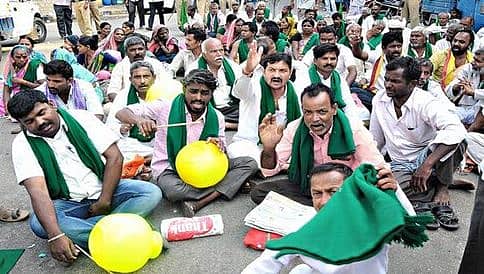 ಮಹದಾಯಿ ನೀರು ಹಂಚಿಕೆ: ಬೆಂಗಳೂರಿನ ಬಿಜೆಪಿ ಕಚೇರಿಯೆದುರು ಮುಂದುವರಿದ ರೈತರ ಪ್ರತಿಭಟನೆ