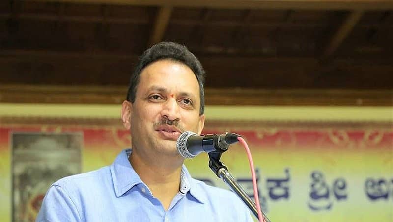 ಅನಂತ್ ಕುಮಾರ್ ಹೆಗಡೆ ನಾಲಿಗೆಗೆ ರೂ. ಒಂದು ಕೋಟಿ ಬಹುಮಾನ' ಜಿಲ್ಲಾ ಪಂಚಾಯತ್ ಸದಸ್ಯ ಹೇಳಿಕೆ