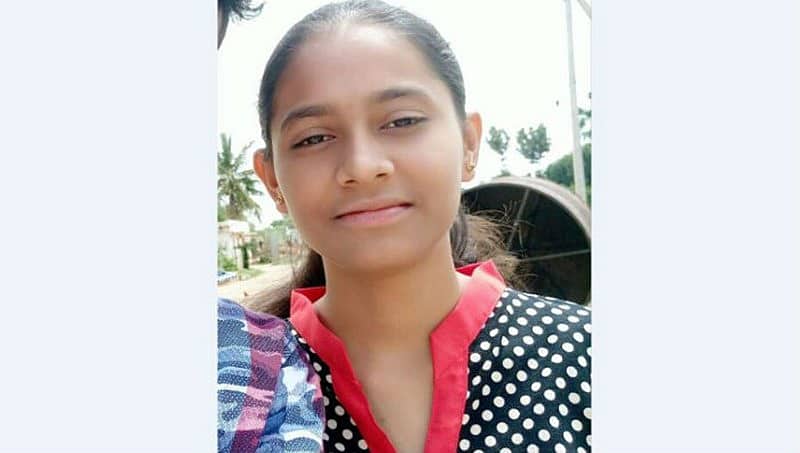 ಬೆಂಗಳೂರು: ಕಾಲೇಜಿನಲ್ಲಿ ಪಿಯು ವಿದ್ಯಾರ್ಥಿನಿ ನೇಣಿಗೆ ಶರಣು