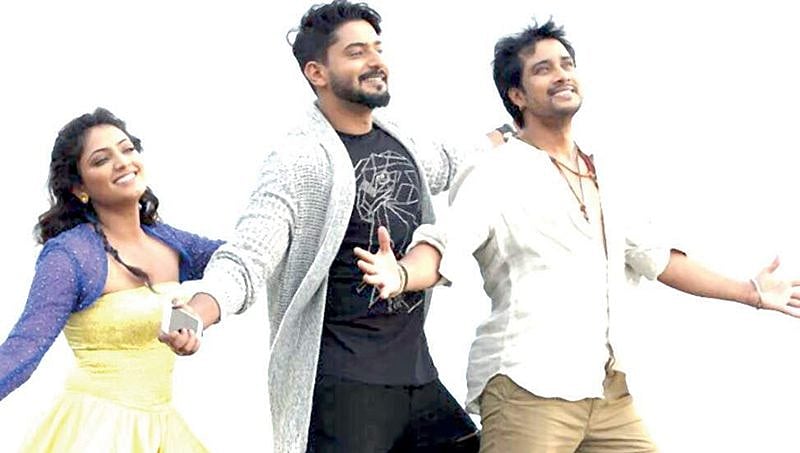'ಲೈಫ್ ಜೊತೆ ಒಂದು ಸೆಲ್ಫಿ' ಸೆಟ್ ನಲ್ಲಿ ಎಲ್ಲರ ನಡುವೆ ಕೆಮೆಸ್ಟ್ರಿ ಚೆನ್ನಾಗಿದೆ: ದಿನಕರ್ ತೂಗದೀಪ