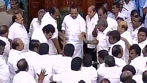 ಮತ್ತೆ ಕಲಾಪಕ್ಕೆ ಡಿಎಂಕೆ ಅಡ್ಡಿ, ಕಲಾಪ ಮಧ್ಯಾಹ್ನ 3ಕ್ಕೆ ಮುಂದೂಡಿಕೆ