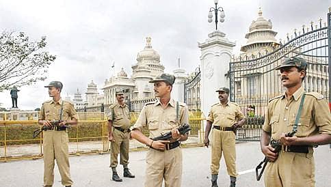ಸಶಸ್ತ್ರ ಮೀಸಲು ಸಿಬ್ಬಂದಿಗೆ ವಾರದ ರಜೆಗೆ ಕತ್ತರಿ; ಪರಿಹಾರದ ವೇತನವೂ ಇಲ್ಲ