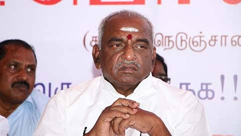ಕೇಂದ್ರ ಸಚಿವ ರಾಧಾಕೃಷ್ಣನ್ ಮೇಲೆ ಚಪ್ಪಲಿ ಎಸೆದ ದುಷ್ಕರ್ಮಿಗಳು!