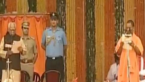 ಉತ್ತರಪ್ರದೇಶ ಮುಖ್ಯಮಂತ್ರಿಯಾಗಿ ಯೋಗಿ ಆದಿತ್ಯನಾಥ್ ಪ್ರಮಾಣವಚನ ಸ್ವೀಕಾರ