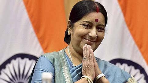 ಜೀವಂತವಾಗಿ ಭಾರತಕ್ಕೆ ಹೋಗಲು ಸಾಧ್ಯವಿಲ್ಲ ಎಂದ ಪಾಕಿಸ್ತಾನಿ ಗಂಡ: ಮಹಿಳೆ ನೆರವಿಗೆ ಧಾವಿಸಿದ ಸುಷ್ಮಾ ಸ್ವರಾಜ್!