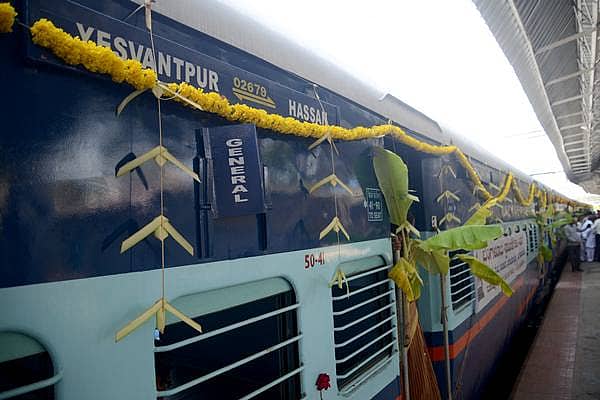 ಯಶವಂತಪುರ-ಹಾಸನ ರೈಲು ಸೇವೆಗೆ ಚಾಲನೆ