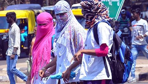 ರಾಜ್ಯದಲ್ಲಿ 40 ಡಿಗ್ರಿಗೆ ಏರಿದ ತಾಪಮಾನ: ಸುಡು ಬಿಸಿಲಿಗೆ ಜನ ಕಂಗಾಲು