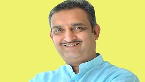 ಯೋಧರ ಪತ್ನಿಯರ ಶೀಲದ ಬಗ್ಗೆ ಅಸಹ್ಯ ಹೇಳಿಕೆ: ಪ್ರಶಾಂತ್ ಪರಿಚಾರಕ್ ಅಮಾನತು