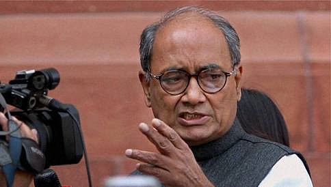 ಗೋವಾ ಜನತೆಗೆ ಮೋಸ ಮಾಡಿದ್ದಕ್ಕೆ ಪರಿಕ್ಕರ್ ಕ್ಷಮೆಯಾಚಿಸಬೇಕು: ದಿಗ್ವಿಜಯ್ ಸಿಂಗ್