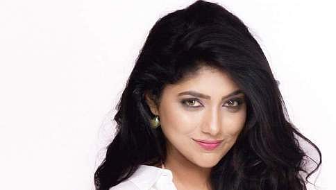 ಬಹುಭಾಷಾ ವೆಬ್ ಸಿನೆಮಾಗಳಲ್ಲಿ ಸಂಯುಕ್ತ ಹೊರನಾಡ್