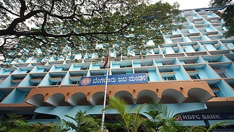ಬಿಡಬ್ಲ್ಯೂಎಸ್ಎಸ್ ಬಿ ಪೈಪ್ ಲೈನ್ ಕಾಮಗಾರಿ: ಬನ್ನೇರುಘಟ್ಟ, ಹೊಸೂರು ರಸ್ತೆಯಲ್ಲಿ ಸಂಚಾರ ದಟ್ಟಣೆ