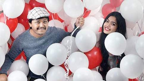 'ಚಮಕ್' ತಂಡದ ಜೊತೆಗೆ ಹೋಲಿ ಆಡಿ-ಟಿ ಶರ್ಟ್ ಗೆಲ್ಲಿ!