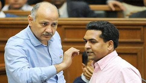 ದೆಹಲಿ: ಸಿಎಂ ಕೇಜ್ರಿವಾಲ್ ಸಂಪುಟದಿಂದ ಸಚಿವ ಕಪಿಲ್ ಮಿಶ್ರಾ ಹೊರಕ್ಕೆ