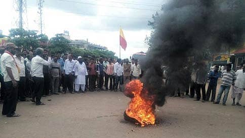 ಕರ್ನಾಟಕ ಬಂದ್: ಕೋಲಾರ ಕಲ್ಲು ತೂರಾಟಕ್ಕೆ ಯತ್ನಿಸಿದ 8 ಮಂದಿ ಬಂಧನ!